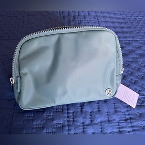 Lululemon Everywhere Belt Bag large (2L) in Tidewater Teal
